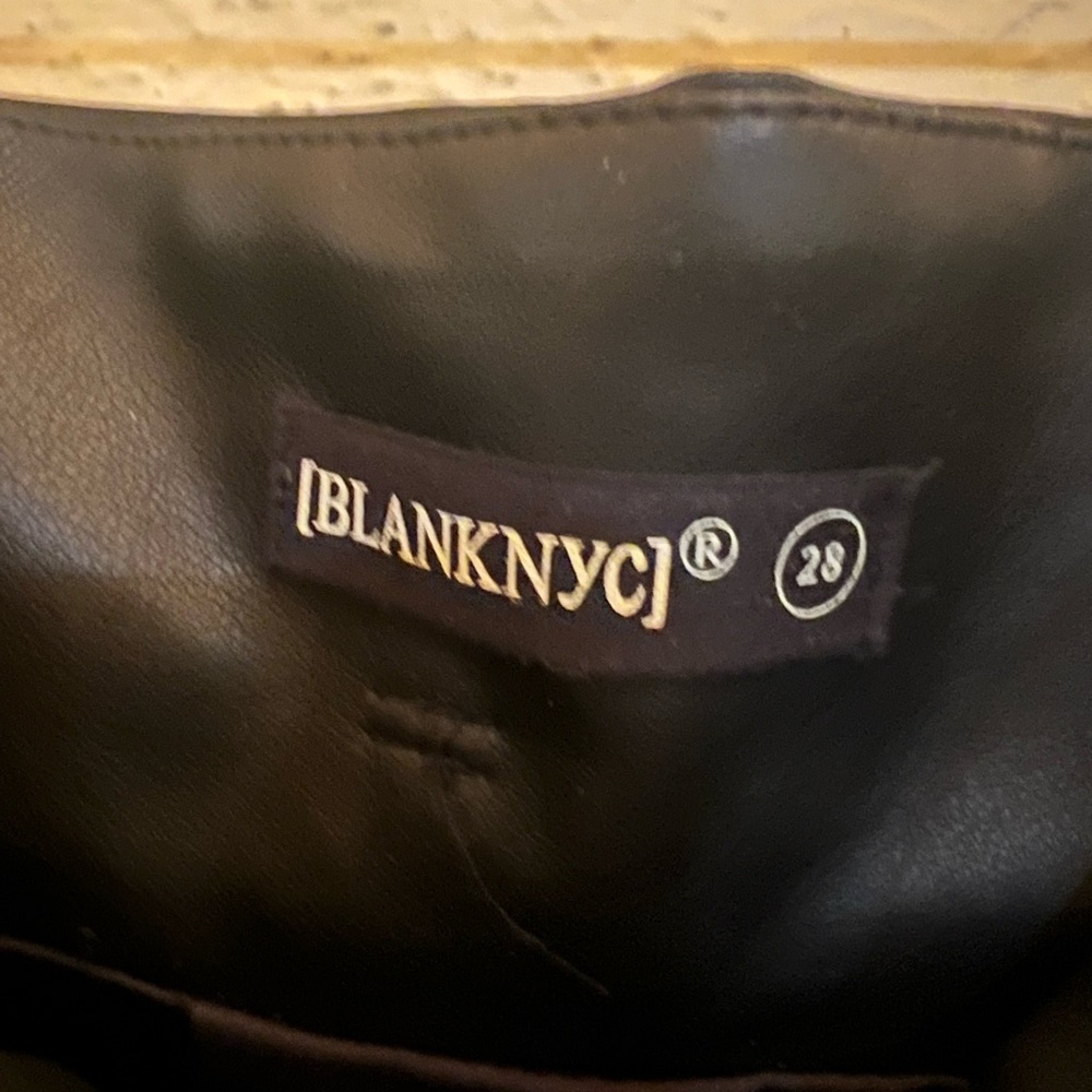 NWT Blank NYC Black Faux Leather Mini Skirt, Size Medium - Picture 5 of 5